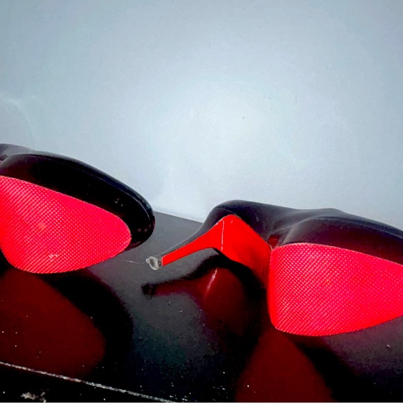 Christian Louboutin platform heels - Picture 3 of 4